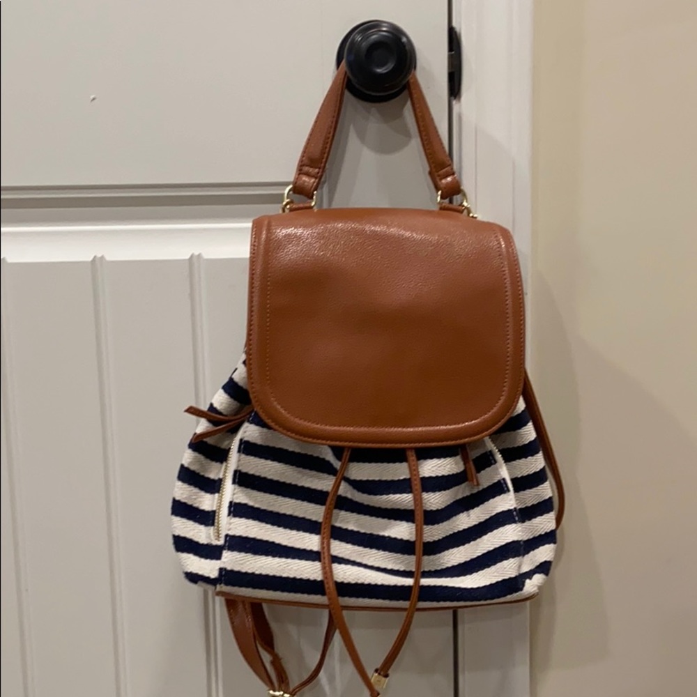 Striped back pack - Picture 1 of 3